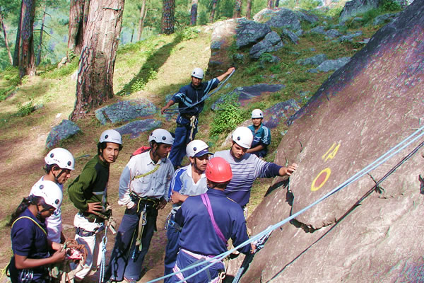 rock climbing in  Tirthan Valley